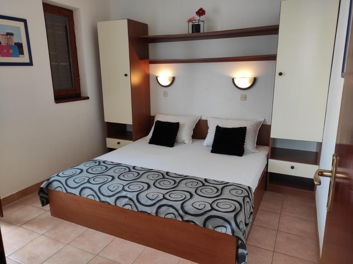 Apartments With A Parking Space Novalja, Pag - 6552 ภายนอก รูปภาพ